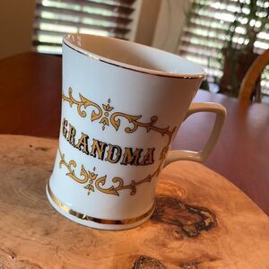 Knobler Japan Ceramic White Gold Grandma M…